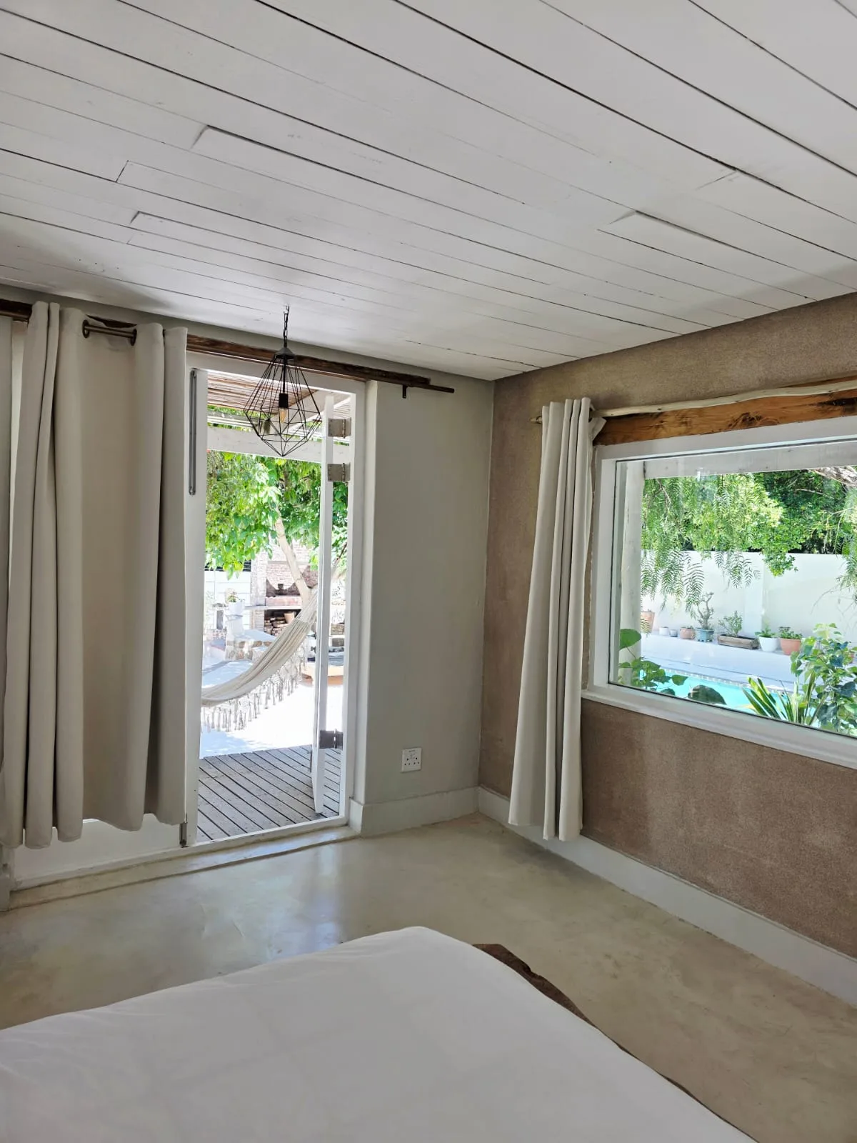 Pool Suite