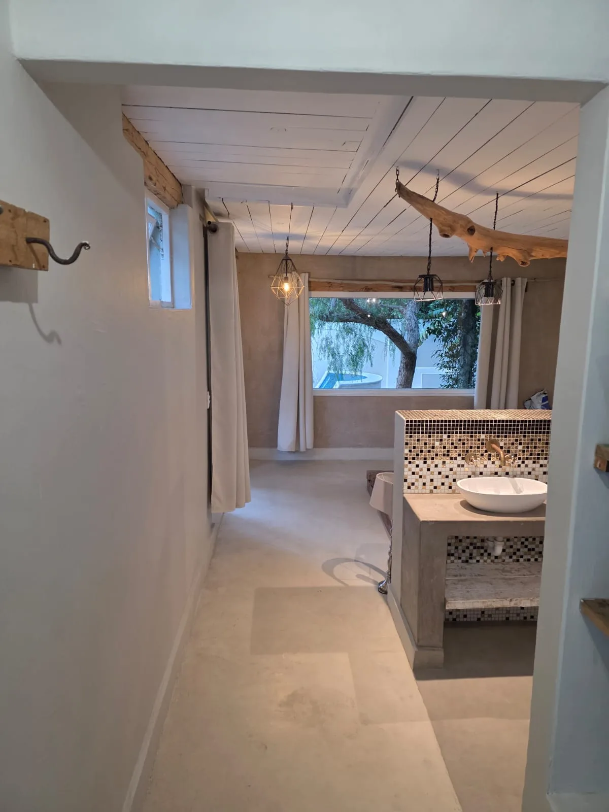 Pool Suite