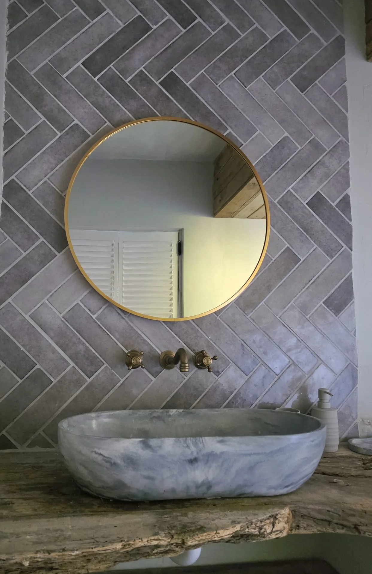 Stone Suite