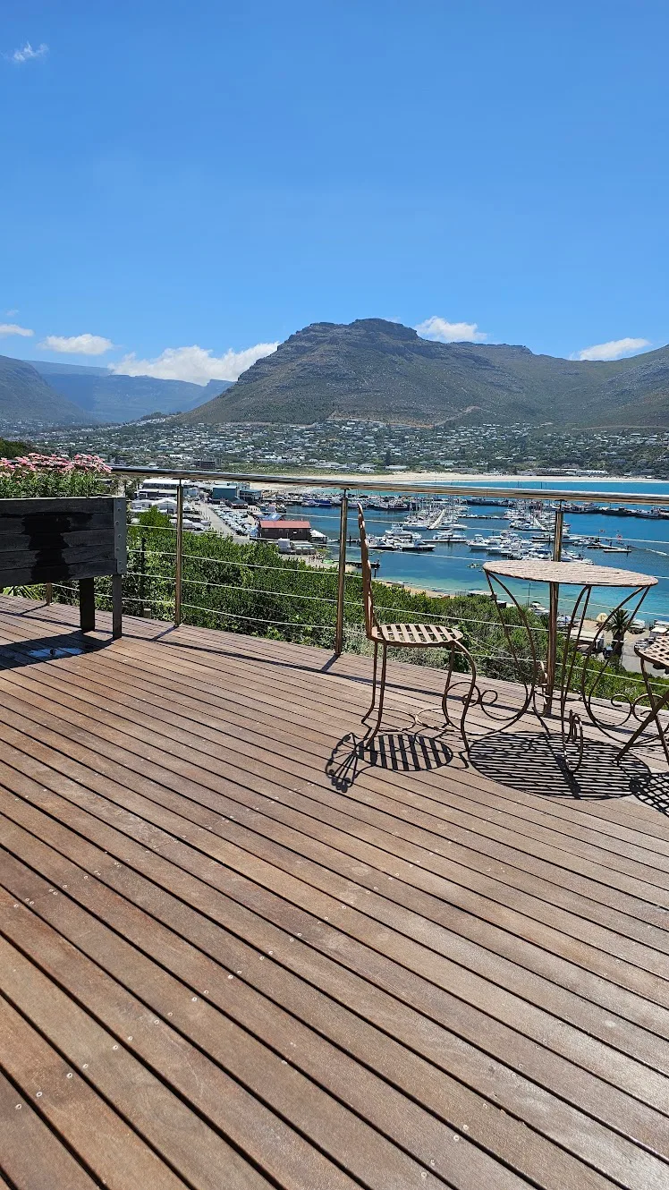 Mama Afrika — terrace with harbour